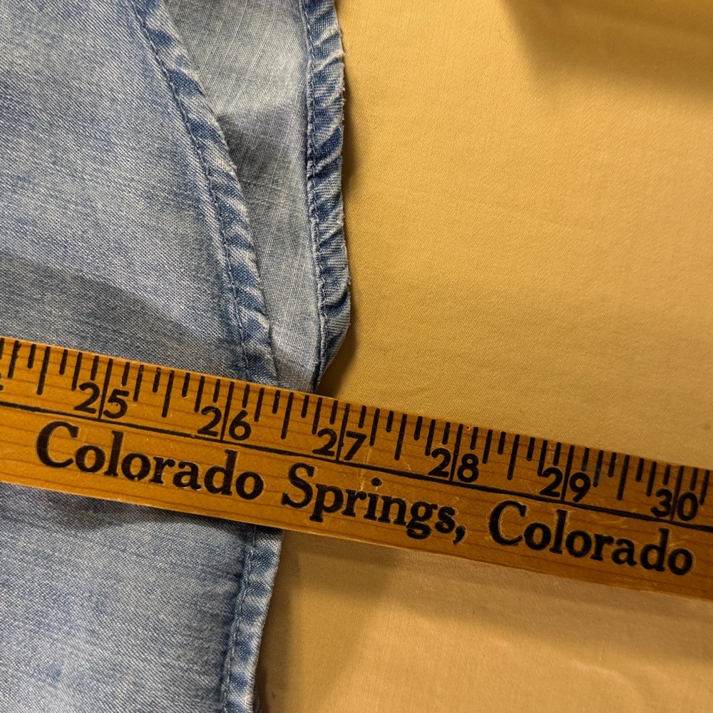 Jane & Delaney soft denim women’s shirt, short sleeve button-down front - Picture 6 of 7